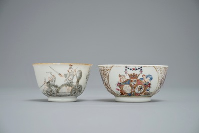 Deux tasses et soucoupes en porcelaine de Chine famille rose et grisaille, Qianlong