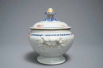 A Chinese export porcelain 'Mysterious urn' tureen and cover on stand, Qianlong/Jiaqing