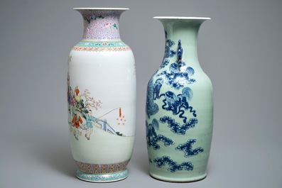 Een Chinese famille rose vaas, Republiek, en een blauwwitte celadon vaas, 19e eeuw
