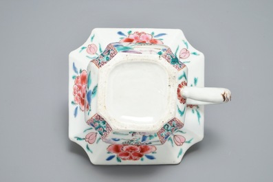 Un crachoir en porcelaine de Chine famille rose, Yongzheng/Qianlong