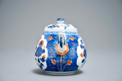 A Chinese Imari-style cadogan teapot, Kangxi