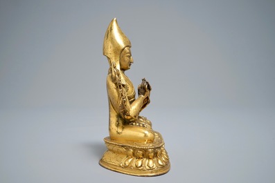 Une figure de Tsongkhapa en bronze dor&eacute;, Sino-Tibet, 17/18&egrave;me