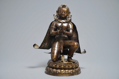 Een grote bronzen figuur van Garuda, Nepal, 19e eeuw