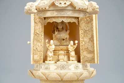 Un autel zushi en ivoire sculpt&eacute;, Japon, Meiji, 19&egrave;me