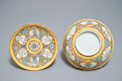 十九世纪  粉彩瓷碗