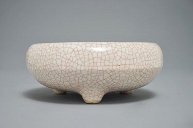 A Chinese ge-type crackle glazed censer, Ming/Qing
