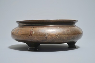 A large Chinese mixed-metal inlaid bronze incense burner, 18/19th C.