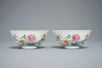 Twee fijne Chinese famille rose kommen met floraal decor, Guangxu merk, 19/20e eeuw