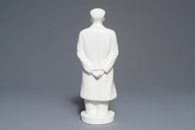 Une grande figure de Mao Zedong debout en porcelaine de Chine, 2&egrave;me moiti&eacute; du 20&egrave;me