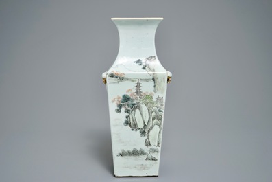 Een vierkante Chinese qianjiang cai vaas, 19e eeuw
