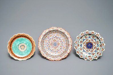 Three Chinese Bencharong-style footed bowls for the Thai market, 19th C.