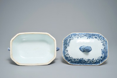 A Chinese blue and white tureen and cover on stand, Qianlong