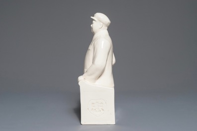 Une grande figure de Mao Zedong sur une chaire en porcelaine de Chine, 2&egrave;me moiti&eacute; du 20&egrave;me