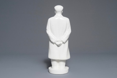 Une grande figure de Mao Zedong debout en porcelaine de Chine, 2&egrave;me moiti&eacute; du 20&egrave;me