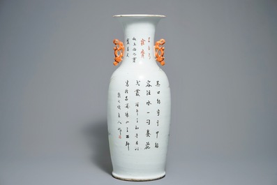 Een fraaie Chinese qianjiang cai vaas met figuren in een landschap, 19/20e eeuw