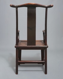 A Chinese wooden yoke-back chair, 19/20th C.