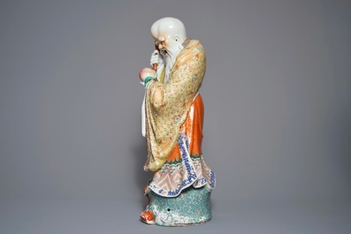 A tall Chinese famille rose figure of Shou Lao, 19/20th C.
