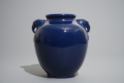 A Chinese monochrome blue vase with bird's head-shaped handles, Yongzheng mark, 18/19th C.