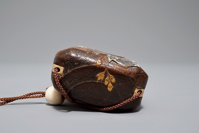 Trois inro en laque maki-e et bambou avec leurs ojime et netsuke, Japon, Meiji, 19/20&egrave;me