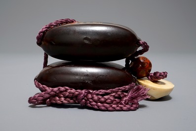 Trois inro en laque maki-e et bambou avec leurs ojime et netsuke, Japon, Meiji, 19/20&egrave;me