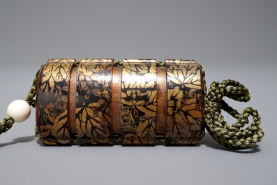 Three Japanese maki-e and red lacquer inro with ojime and netsuke, Meiji, 19/20th C.