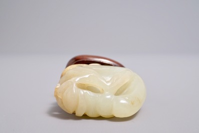 A Chinese carved jade model of a goose, 19/20th C.