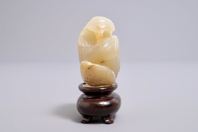 A Chinese carved jade model of a goose, 19/20th C.