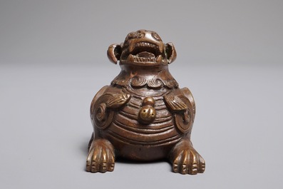 A Chinese bronze scroll or paper weight shaped as a luduan, 17/18th C.