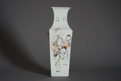 A square Chinese qianjiang cai vase, signed Ma Qing Yun, 19/20th C.