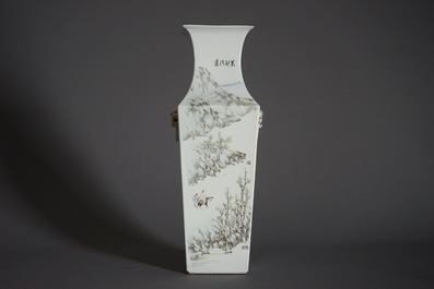 Un vase de forme carr&eacute; en porcelaine de Chine qianjiang cai, sign&eacute; Ma Qing Yun, 19/20&egrave;me