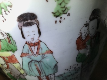 Een Chinese wucai dekselvaas met figuren in een landschap, Transitie periode