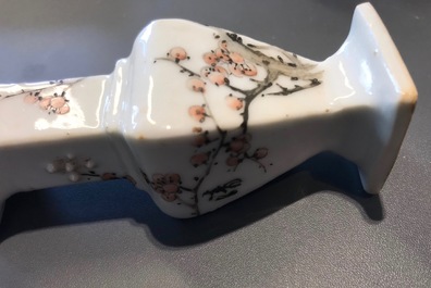 Huit objets de lettr&eacute;s en porcelaine de Chine qianjiang cai, marque de You Shi, 19/20&egrave;me