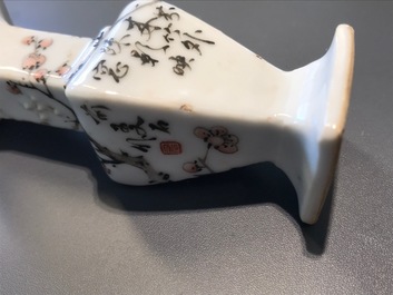 Huit objets de lettr&eacute;s en porcelaine de Chine qianjiang cai, marque de You Shi, 19/20&egrave;me