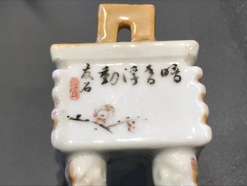 Huit objets de lettr&eacute;s en porcelaine de Chine qianjiang cai, marque de You Shi, 19/20&egrave;me