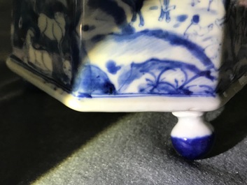 Een zeldzame Chinese blauwwitte koffiekan met &quot;Europa en de stier&quot;, Kangxi