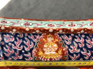 A Chinese famille rose Bencharong-style jardini&egrave;re for the Thai market, 19th C.