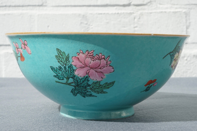 19-20世纪 乾隆绿底粉彩瓷碗