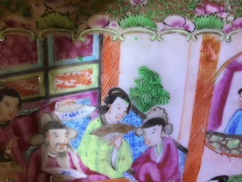 Un tabouret de forme hexagonale en porcelaine de Chine famille rose de Canton, 19&egrave;me