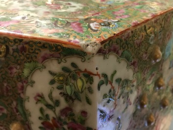 Un tabouret de forme hexagonale en porcelaine de Chine famille rose de Canton, 19&egrave;me