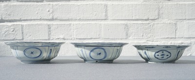 Three Chinese blue and white kraak porcelain klapmuts bowls, Wanli