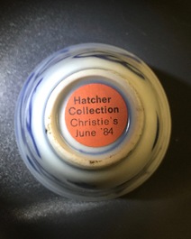 Huit bo&icirc;tes couvertes et quatre tasses &agrave; vin du Hatcher cargo en porcelaine de Chine bleu et blanc, &eacute;poque Transition