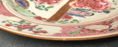 Une paire de plats en porcelaine de Chine famille rose &agrave; d&eacute;cor de cailles parmi fleurs, Yongzheng/Qianlong