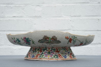 A Chinese famille rose bowl on foot, Jiaqing mark, 19th C.
