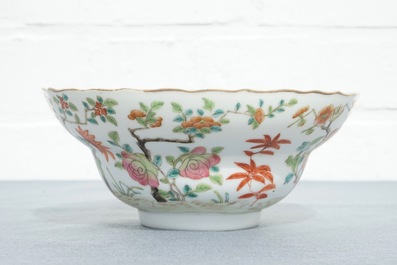 A Chinese famille rose bowl with floral design, Daoguang mark, 19th C.