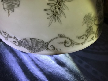 Deux bols et un br&ucirc;le-parfum en porcelaine de Chine famille rose et grisaille, Yongzheng et apr&egrave;s