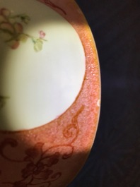 Deux bols et un br&ucirc;le-parfum en porcelaine de Chine famille rose et grisaille, Yongzheng et apr&egrave;s