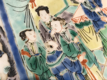 Een uitzonderlijke grote Chinese famille verte schotel, 19/20e eeuw