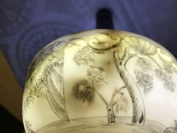 Deux bols et un br&ucirc;le-parfum en porcelaine de Chine famille rose et grisaille, Yongzheng et apr&egrave;s