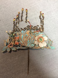Twenty Chinese kingfisher feather ornaments in silver, jade, coral and gilt metal, Qing and 20th C.