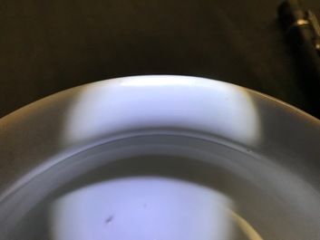 Deux bols et un br&ucirc;le-parfum en porcelaine de Chine famille rose et grisaille, Yongzheng et apr&egrave;s